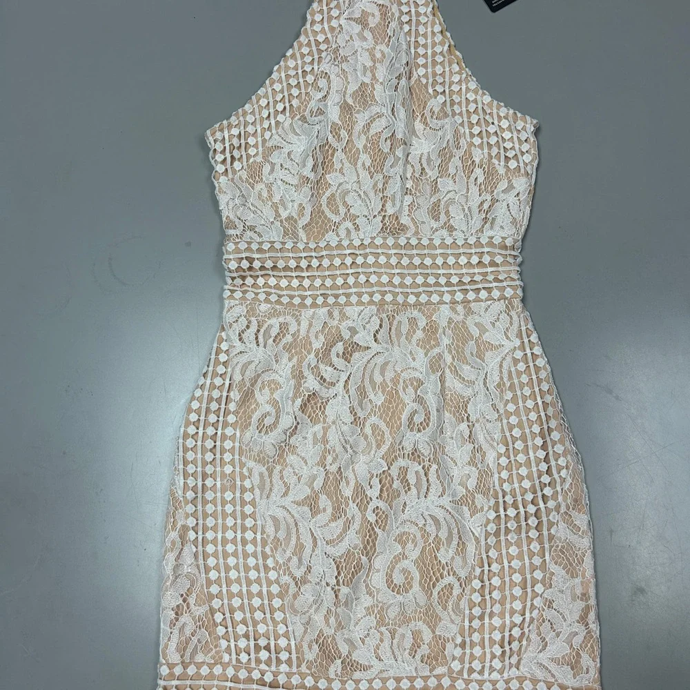 NWT  PRETTY LITTLE THING WHITE HIGH NECK LACE CROCHET BODYCON DRESS 8 - Picture 2 of 5